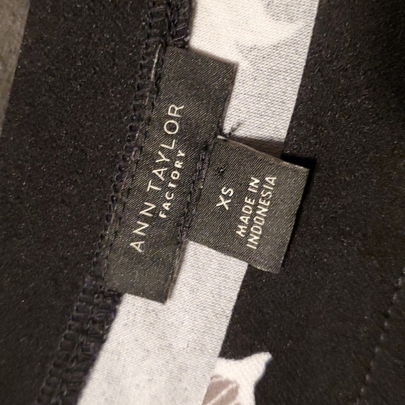 Ann Taylor floral shirt - Picture 5 of 7